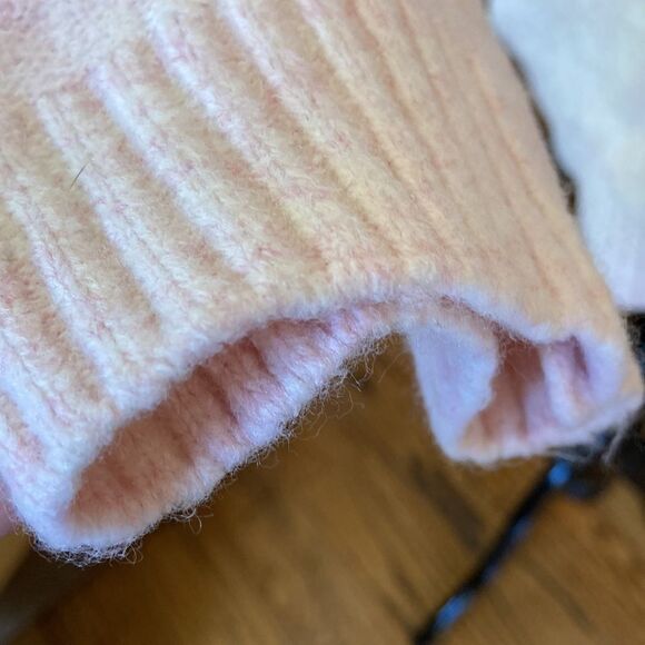 H&M Wool Blend Oversized V-Neck Pull Over Soft Pink Sweater Women’s Size Medium - Picture 3 of 10